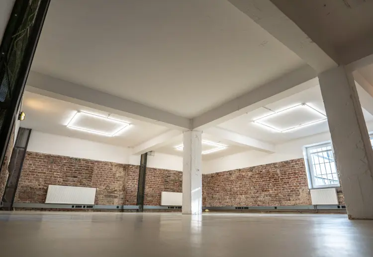 RHEINBLICK "Downstairs" Halle und Nebenräume