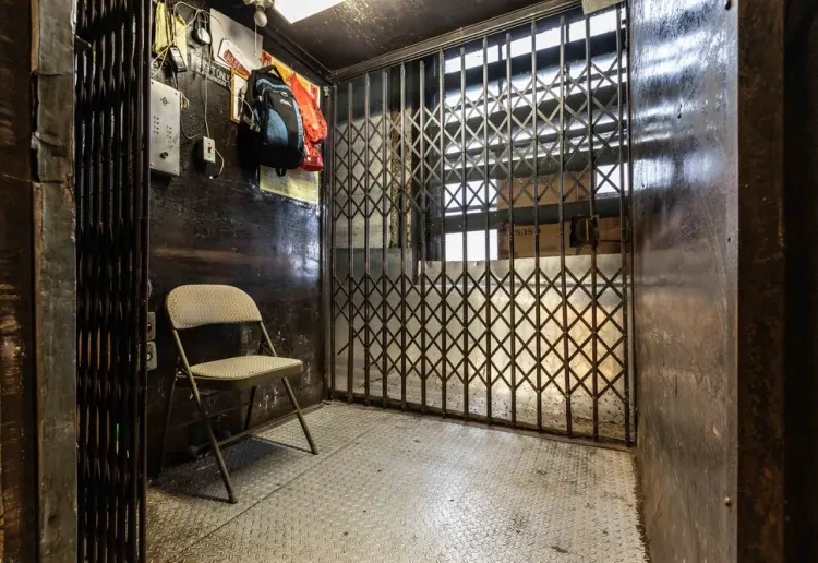 Open Airy 4-in-1 Chinatown: Open Flex Area