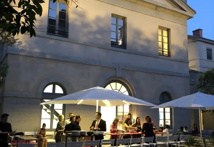 Terrasse d'une capacité de 150 personnes