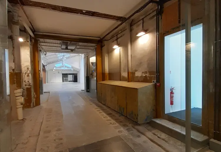 Immense boutique à République