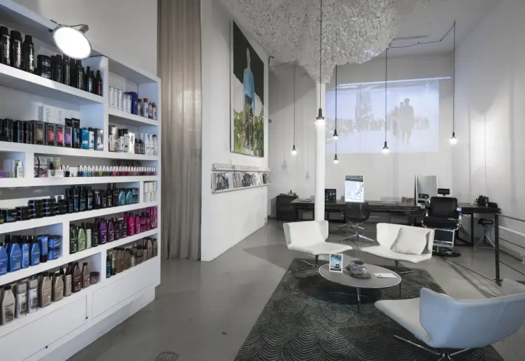 Famous, ideally located concept store