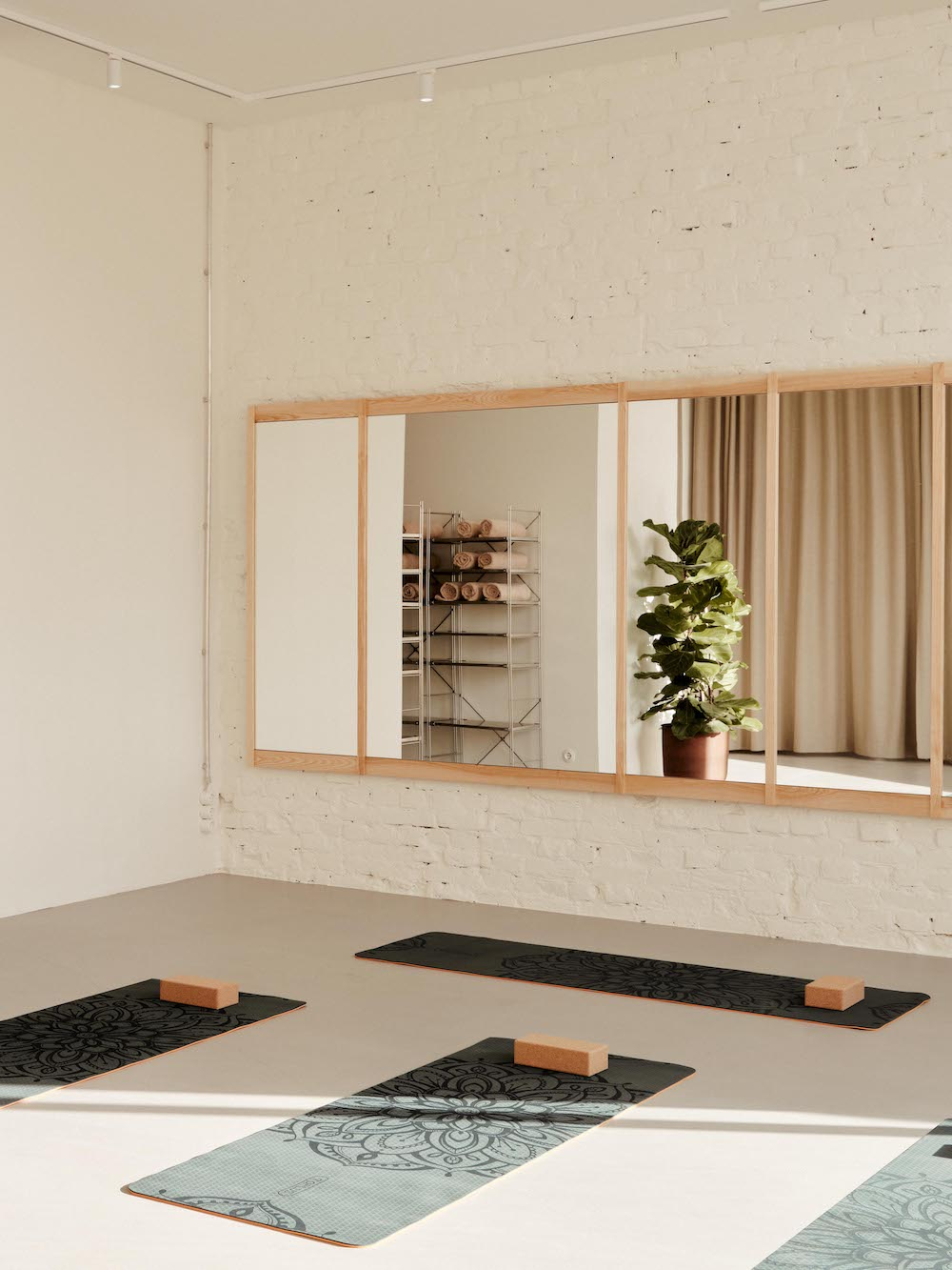 Self care studio - Retro & Design Pop-Up Space