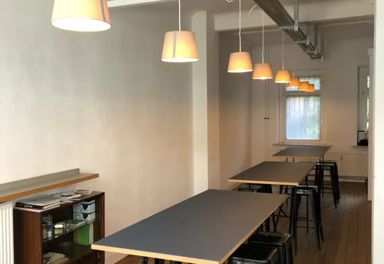 Clean white space "New York industrial style"