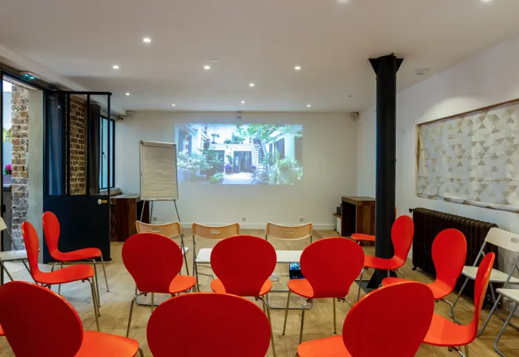 Lieu idéal pour vos événements situé a côté de la Place de Clichy