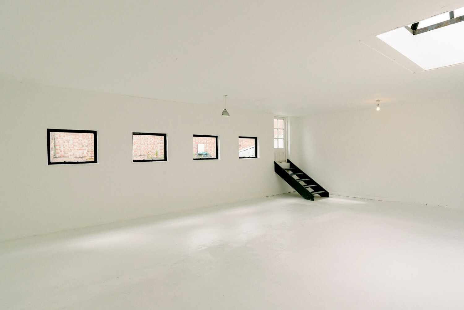 Studio available hor hire in East London (II)