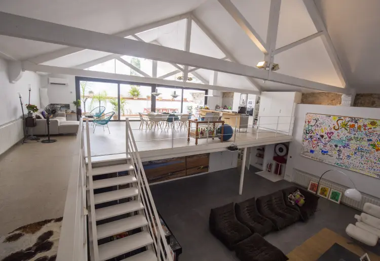 Nave loft con terraza mediterránea