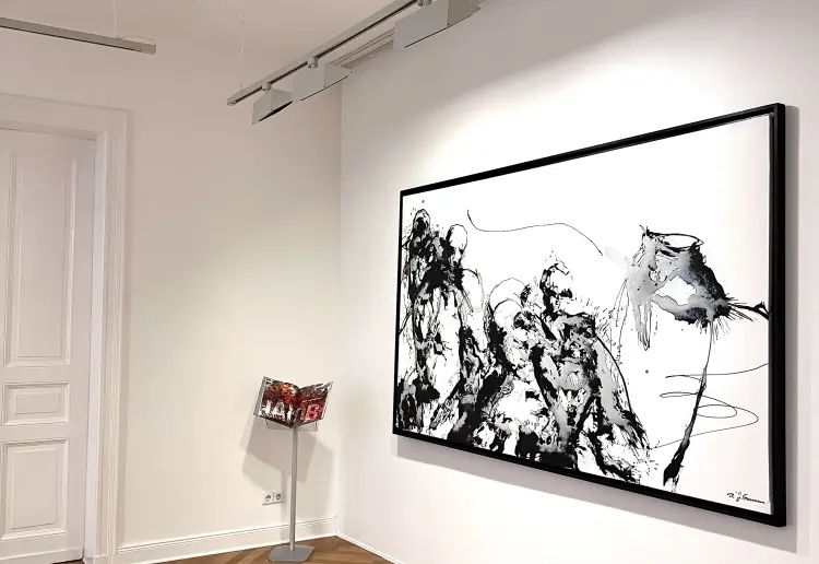 Elegant Art Gallery Space in the Prestigious  Kurfürstendamm  Art District