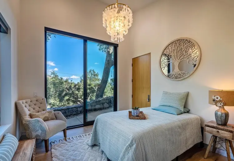 Stylish Modern New Build With 18 Foot Ceilings