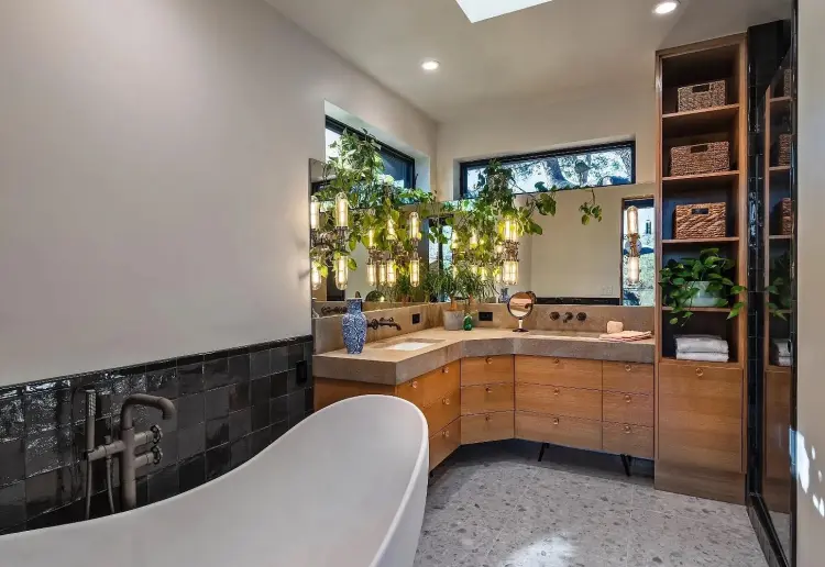 Stylish Modern New Build With 18 Foot Ceilings