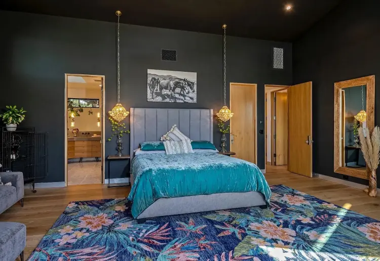 Stylish Modern New Build With 18 Foot Ceilings