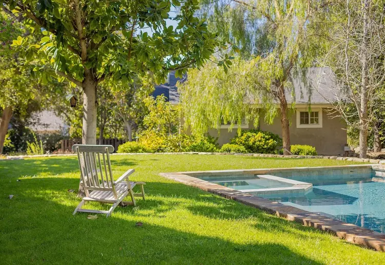 Garden Compound With Several Stunning Backdrops