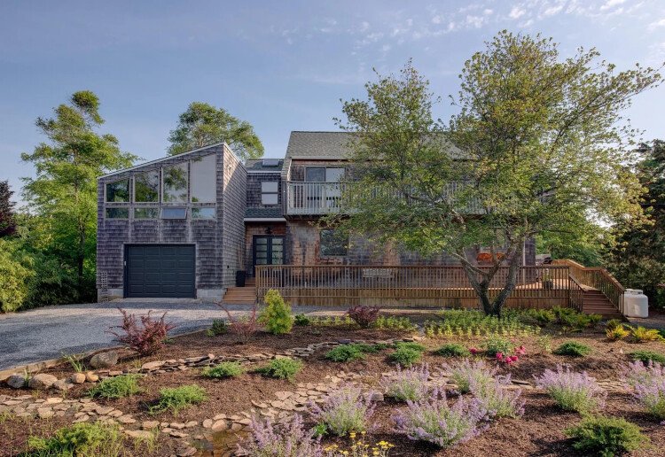Long Island Retro Design Full Of Natural Light
