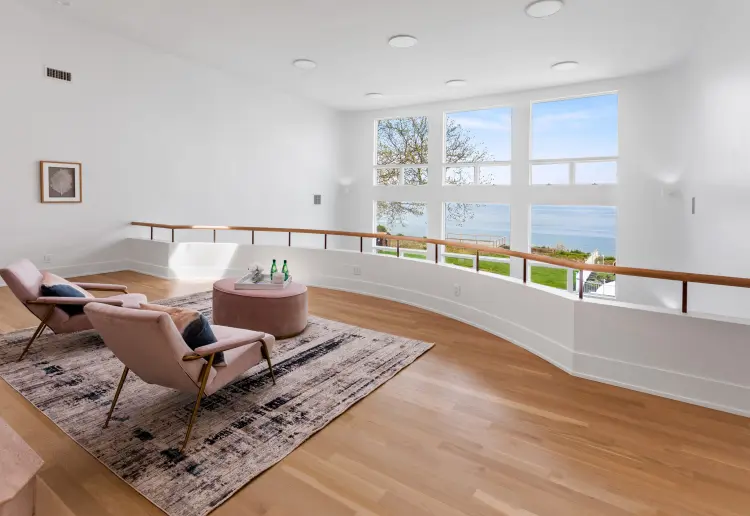 Waterfront Ultra Modern Mega Mansion