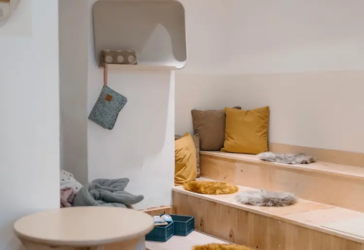 Gemütliches Café, dass deine Zielgruppe Familien, Mütter, Väter… mit Babies und Kleinkindern verzaubern wird.