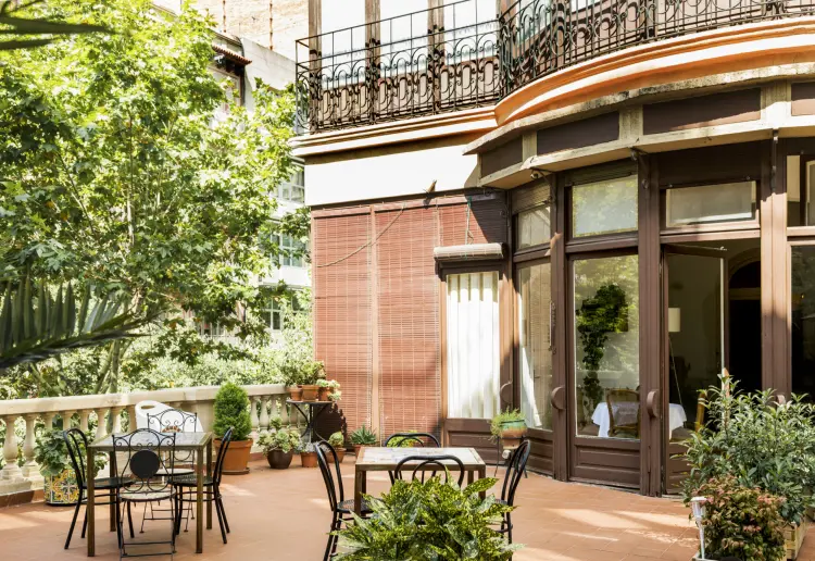 SALÓN y TERRAZA  para todo tipo de pequeños eventos