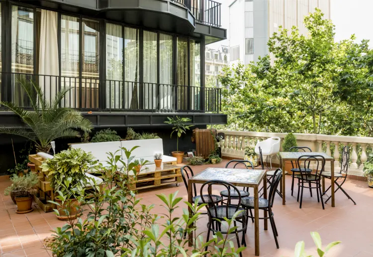 SALÓN y TERRAZA  para todo tipo de pequeños eventos