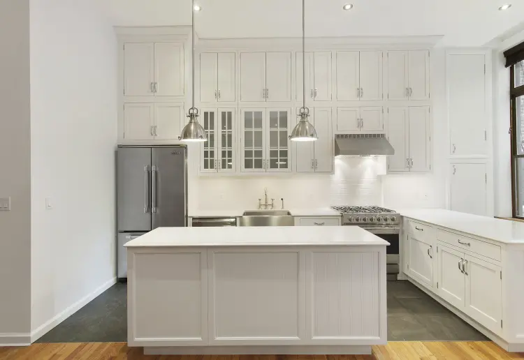 1,800+ SQFT with Pure White Walls for Showrooms & Events