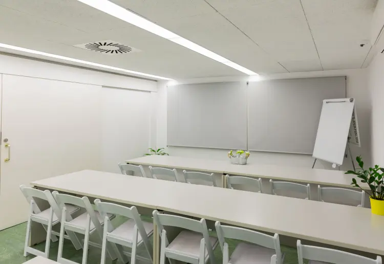 Sala polivalente dentro de espacio coworking