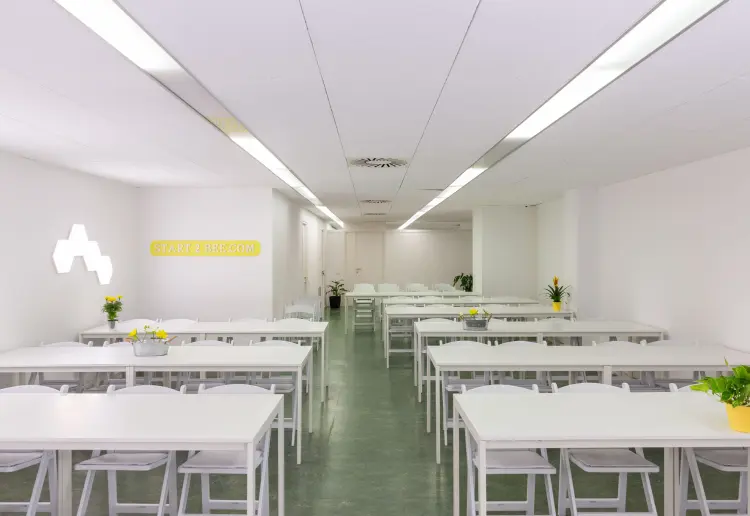 ESPACIO POLIVALENTE EN ESPACIO DE COWORKING