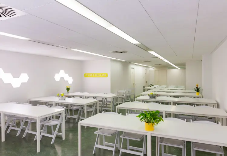 ESPACIO POLIVALENTE EN ESPACIO DE COWORKING