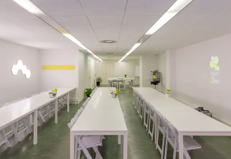 ESPACIO POLIVALENTE EN ESPACIO DE COWORKING