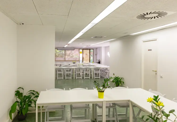 ESPACIO POLIVALENTE EN ESPACIO DE COWORKING
