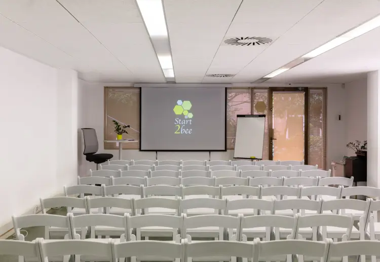 ESPACIO POLIVALENTE EN ESPACIO DE COWORKING