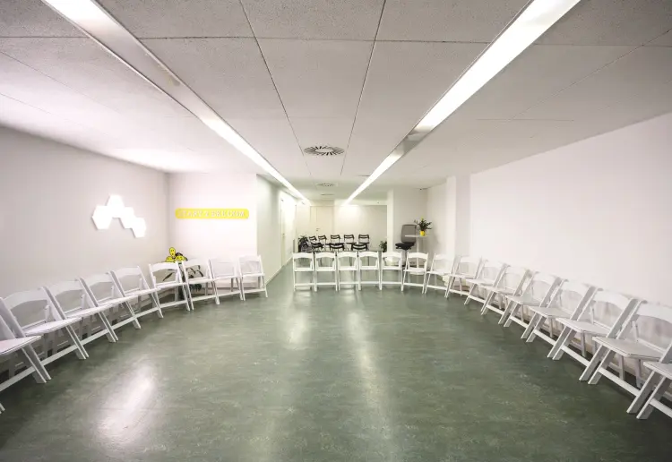 ESPACIO POLIVALENTE EN ESPACIO DE COWORKING