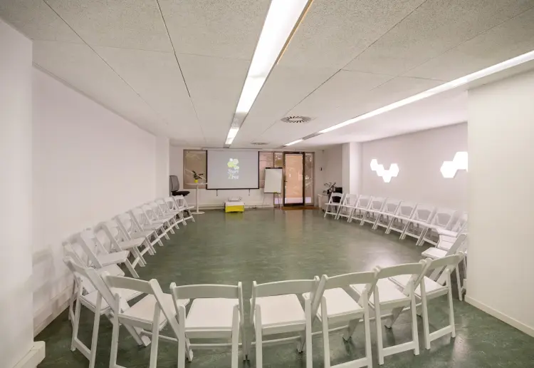 ESPACIO POLIVALENTE EN ESPACIO DE COWORKING