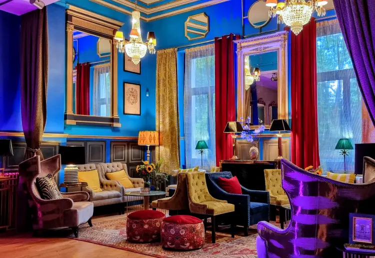 Prestigious space near Buckingham Palace Gardens
