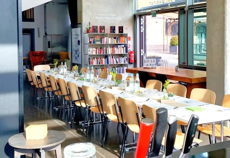Sessel Hub Rheinauhafen - Location im KRANHAUS Nord