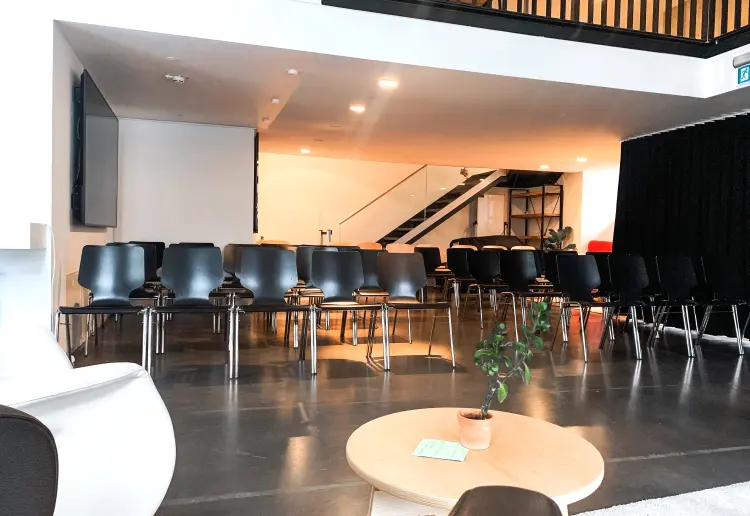 Sessel Hub Rheinauhafen - Location im KRANHAUS Nord
