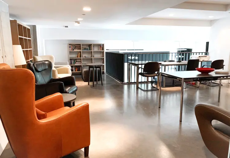 Sessel Hub Rheinauhafen - Location im KRANHAUS Nord