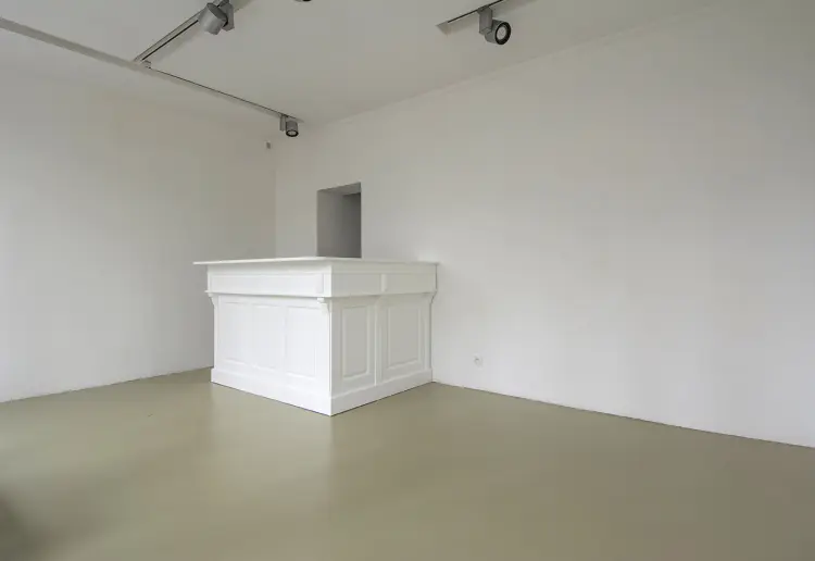 POP-UP ART GALLERY