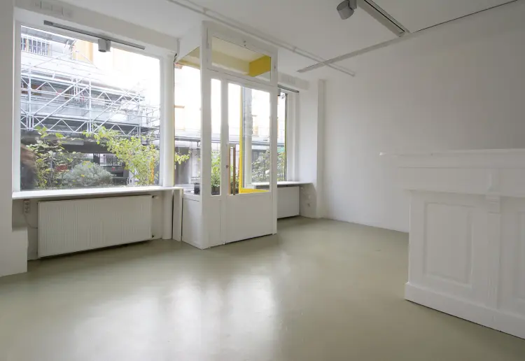 POP-UP ART GALLERY