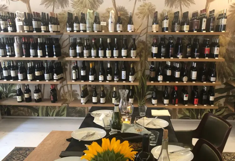 Cosy Wine Shop
