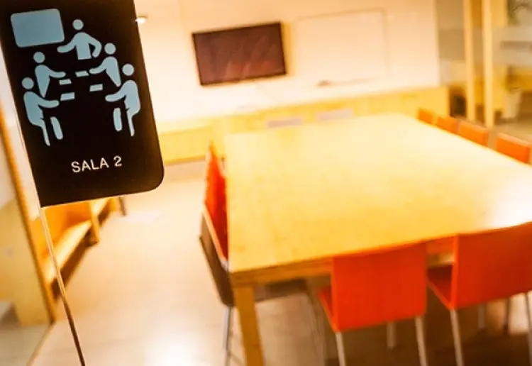 Sala de reuniones  Coworking Poble Sec
