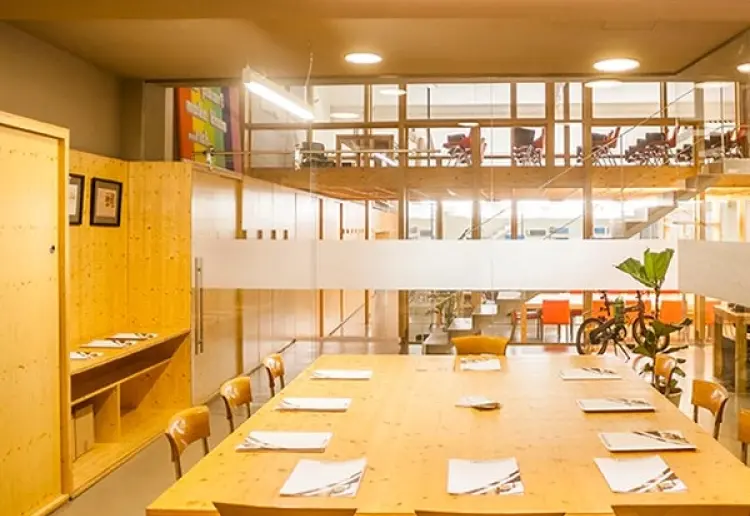 Sala de reuniones  Coworking Poble Sec