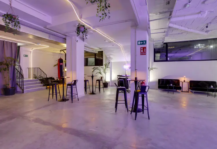 Espacio multiusos, luminoso e industrial