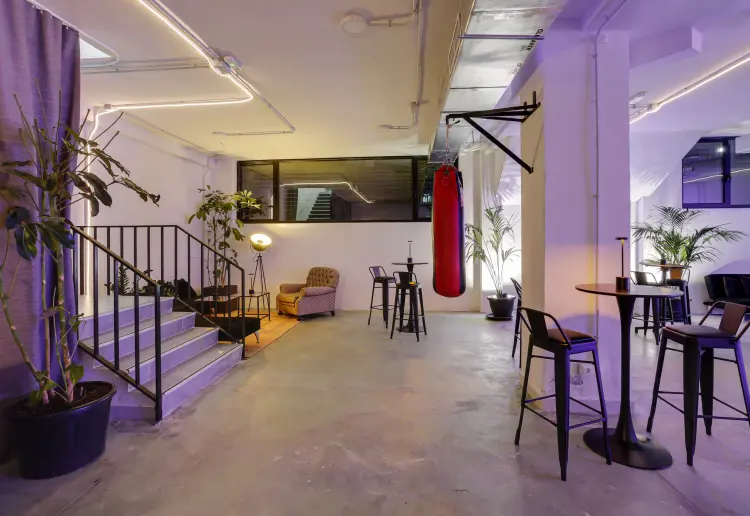 Espacio multiusos, luminoso e industrial