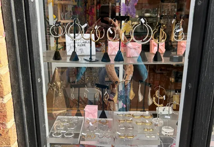 Window Shelf- Prime Spot- Brick Lane London