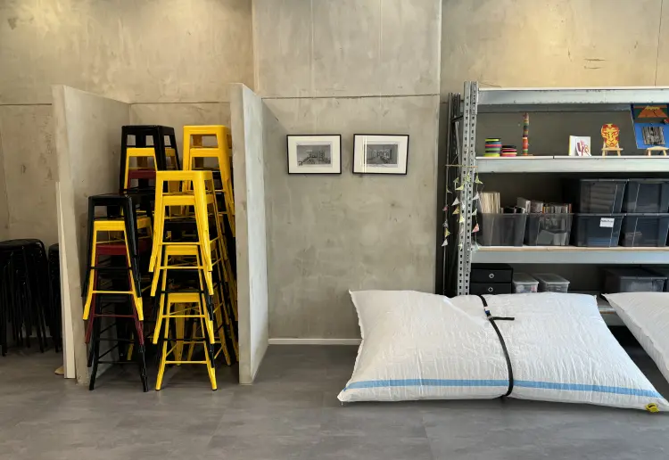 Innovativer Event- und Workshopraum im Industrie-Stil