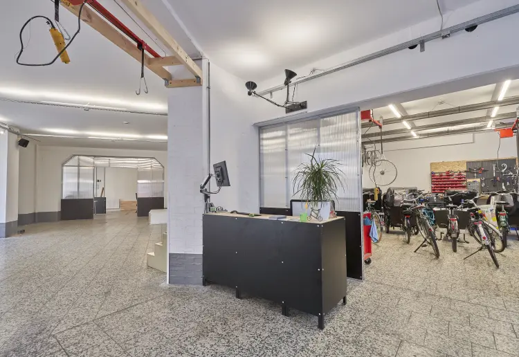 Bright & spacious showroom at the heart of Berlin's hippest district