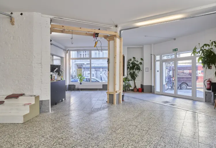 Bright & spacious showroom at the heart of Berlin's hippest district