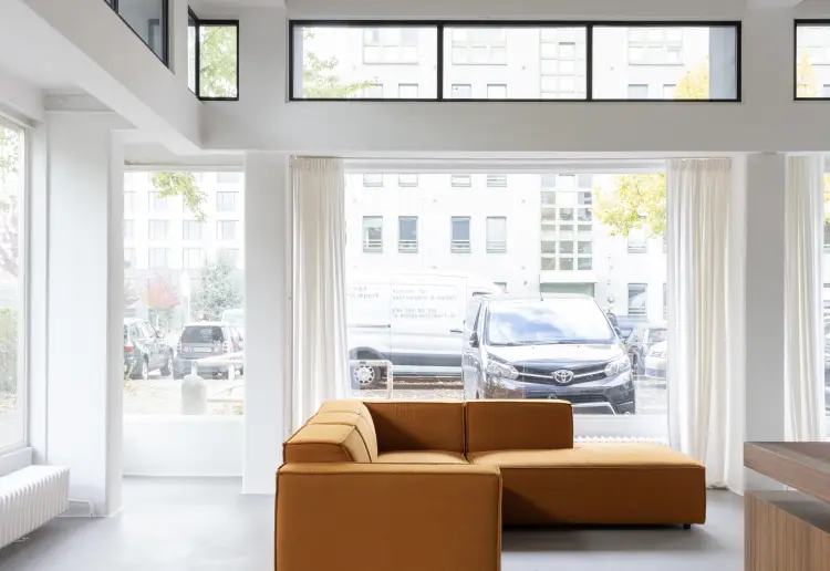 Airy, bright, open-floor space in Kreuzberg (DE & EN)