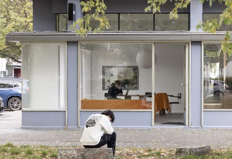 Airy, bright, open-floor space in Kreuzberg (DE & EN)