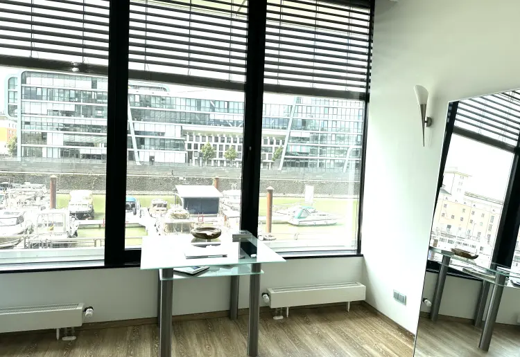 Helle und ruhige Räumlichkeiten mit schönem Ausblick ab 185 € pro Tag!