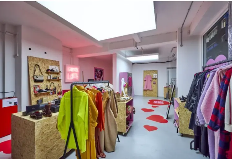 Pop-Up Stores - Covent Garden, Carnaby&Soho and China Town