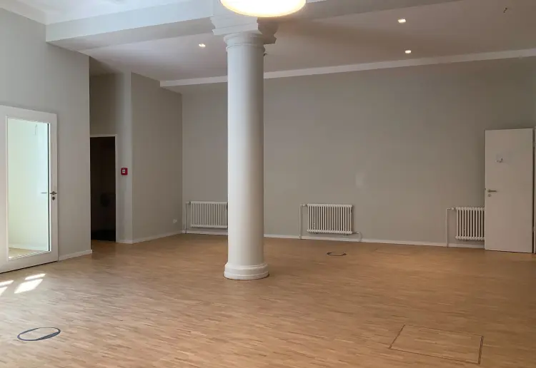 Versatile Space in Berlin Mitte: Your Pop-Up, Event, or Office Hub Awaits!