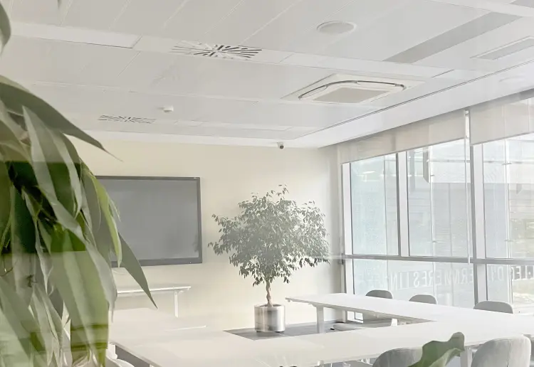 Sala de reuniones corporativa (44 pax)
